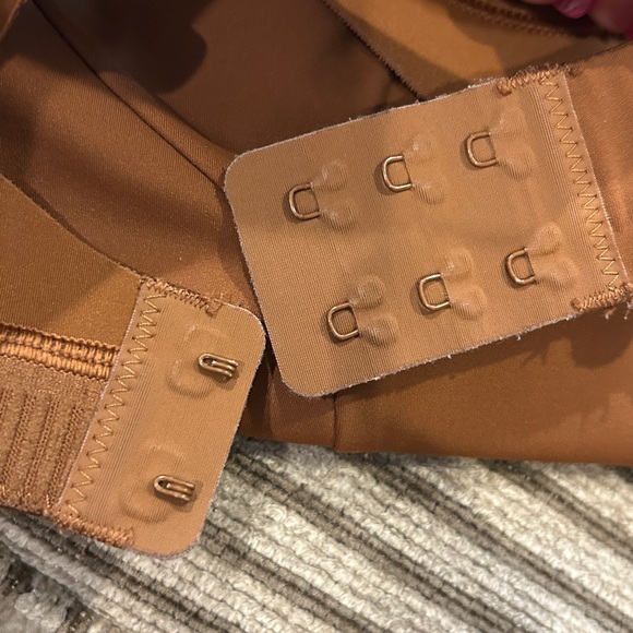 Lululemon Sports Bra All Powered Up 34D - Picture 5 of 5